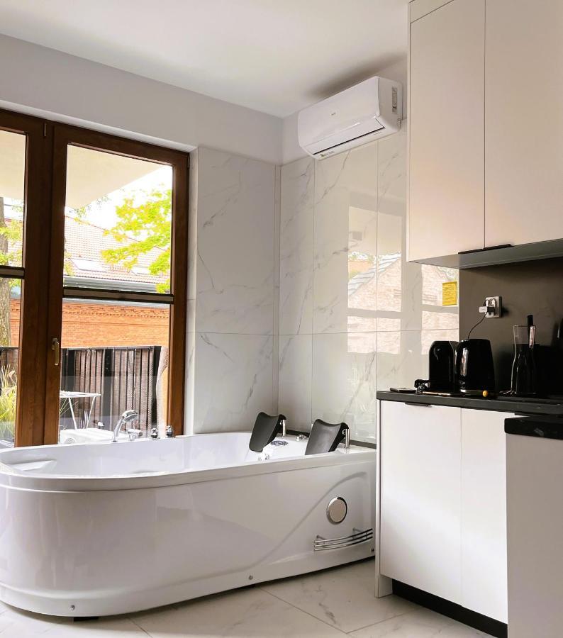 Jacuzzi Rakowicka Top Apartments Cracóvia Exterior foto
